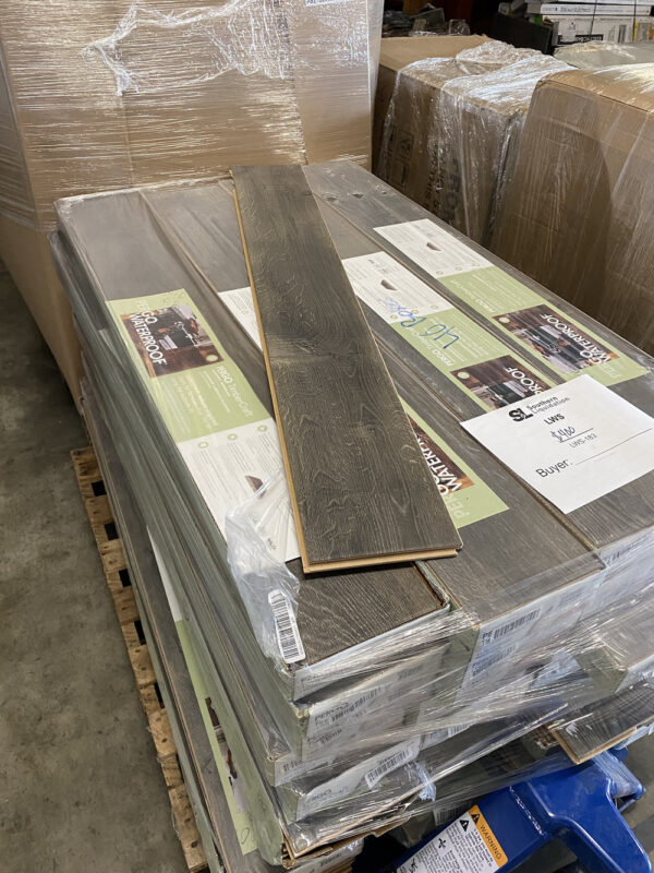 LWS Customer Returns - Truckload - Image 13