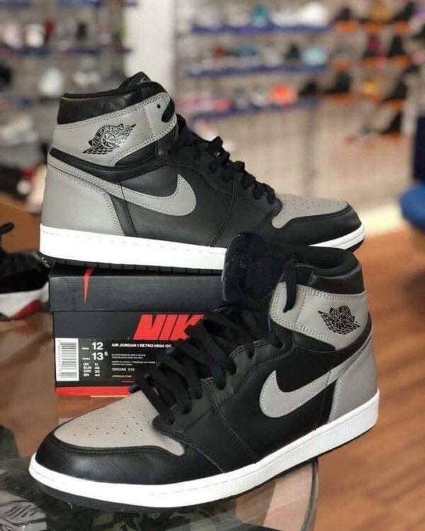 Authentic Nike shoes - Image 6