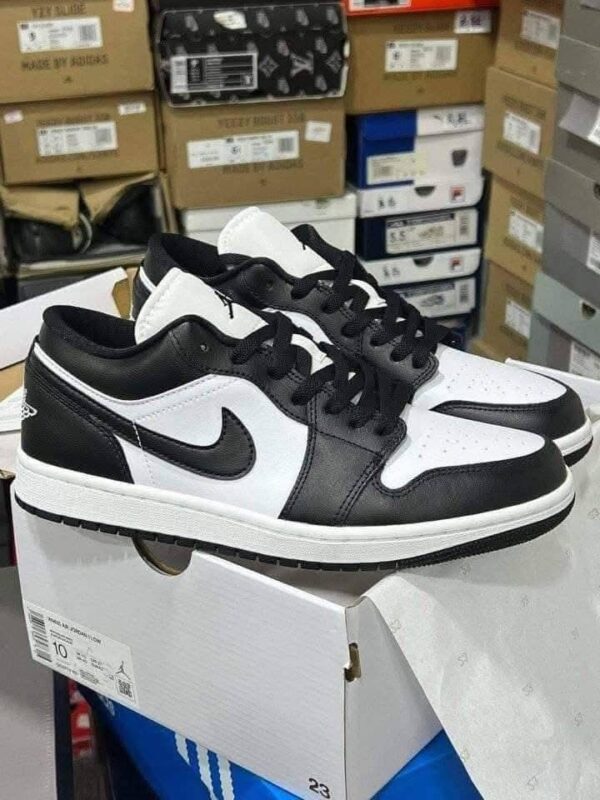 Authentic Nike shoes - Image 7