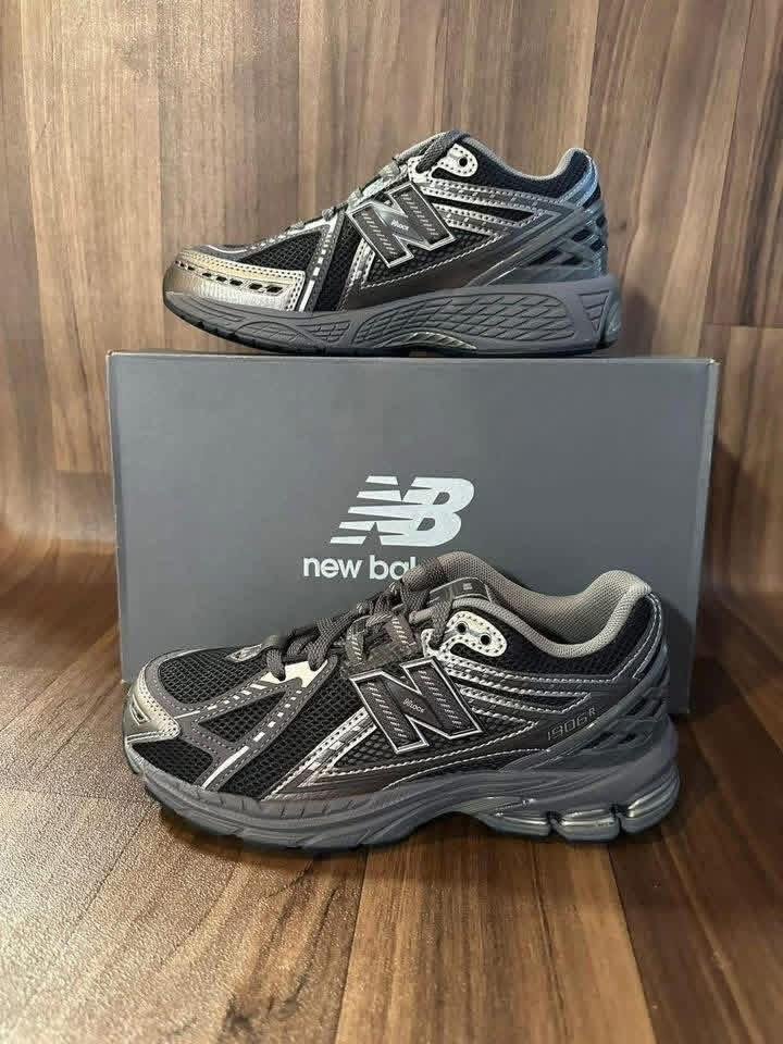 New Balance Sneakers Pallet - Image 3
