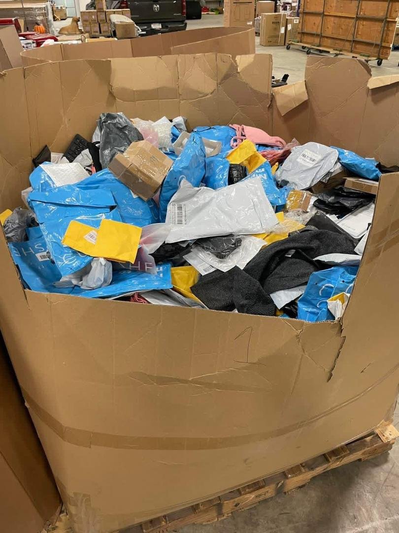 Unclaimed Mail Pallet - Image 4